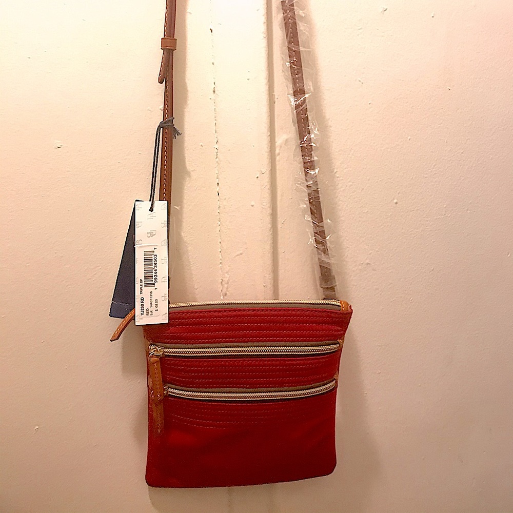 Dooney & bourke bag